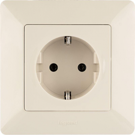 Розетка 1-м СП Valena Life 16А IP2X 250В 2P+E безвинт. клеммы с лицев. панелью механизм сл. кость Leg 753521