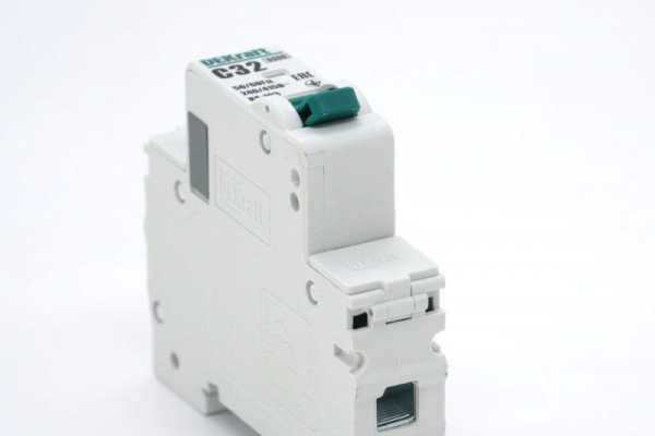 Заглушка клеммная пломбируемая для ВА-103 (уп.2шт) DEKraft 18115DEK