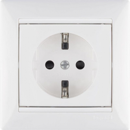 Розетка 1-м СП Valena 16А IP21 230/250В 2P+E с заземл. защ. шторки на винтах механизм бел. IEK 774421